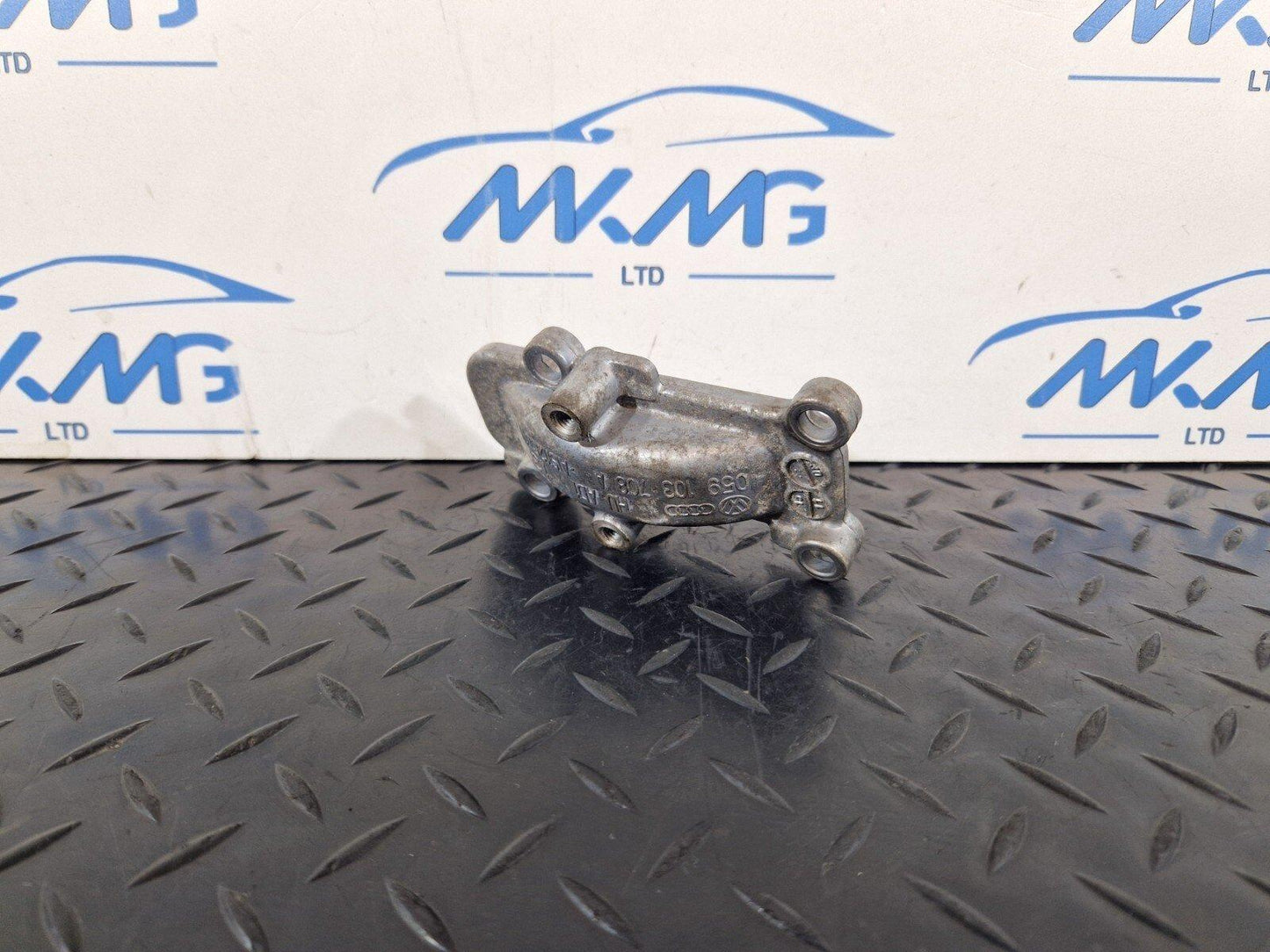 15-18 AUDI A7 4G GENUINE V6 3.0TDI CRT CYLINDER HEAD END PLATE 059103708A