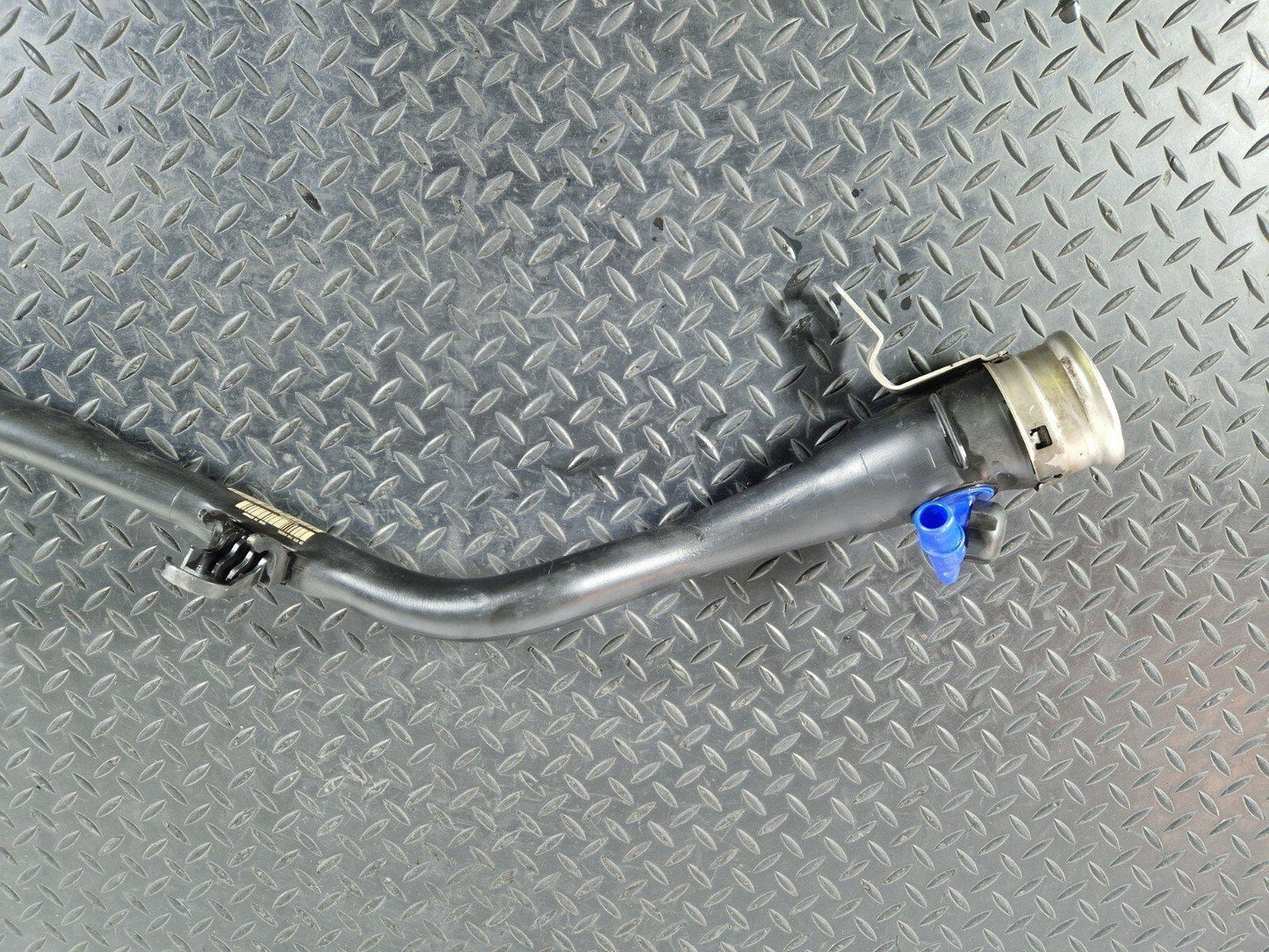16-22 BMW X1 F48 DIESEL GENUINE OEM TANK FILLER NECK PIPE 7482640 1037582004