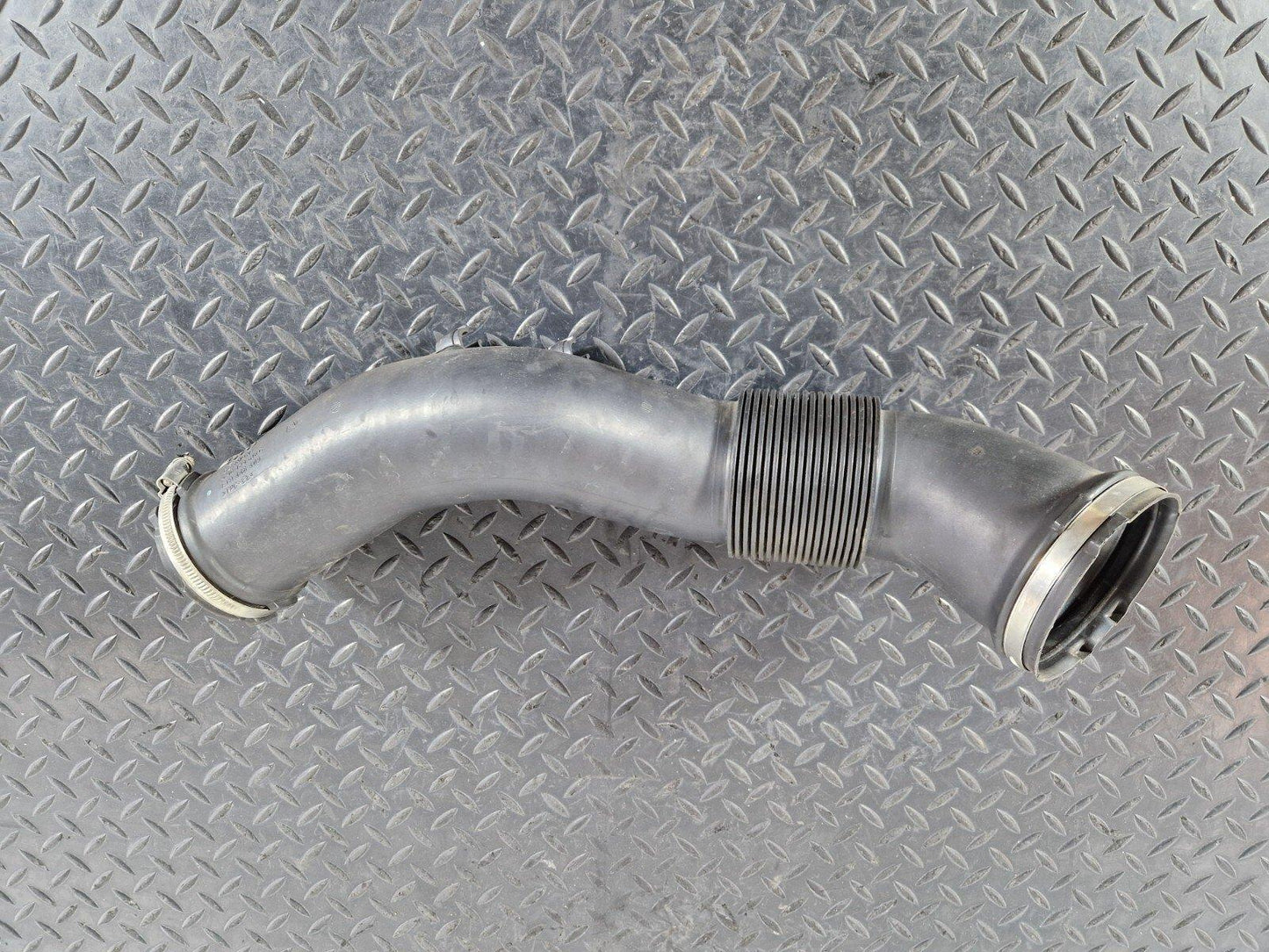 10-17 AUDI A8 4H AIR INTAKE PIPE TUBE HOSE DUCT 4H0129616G
