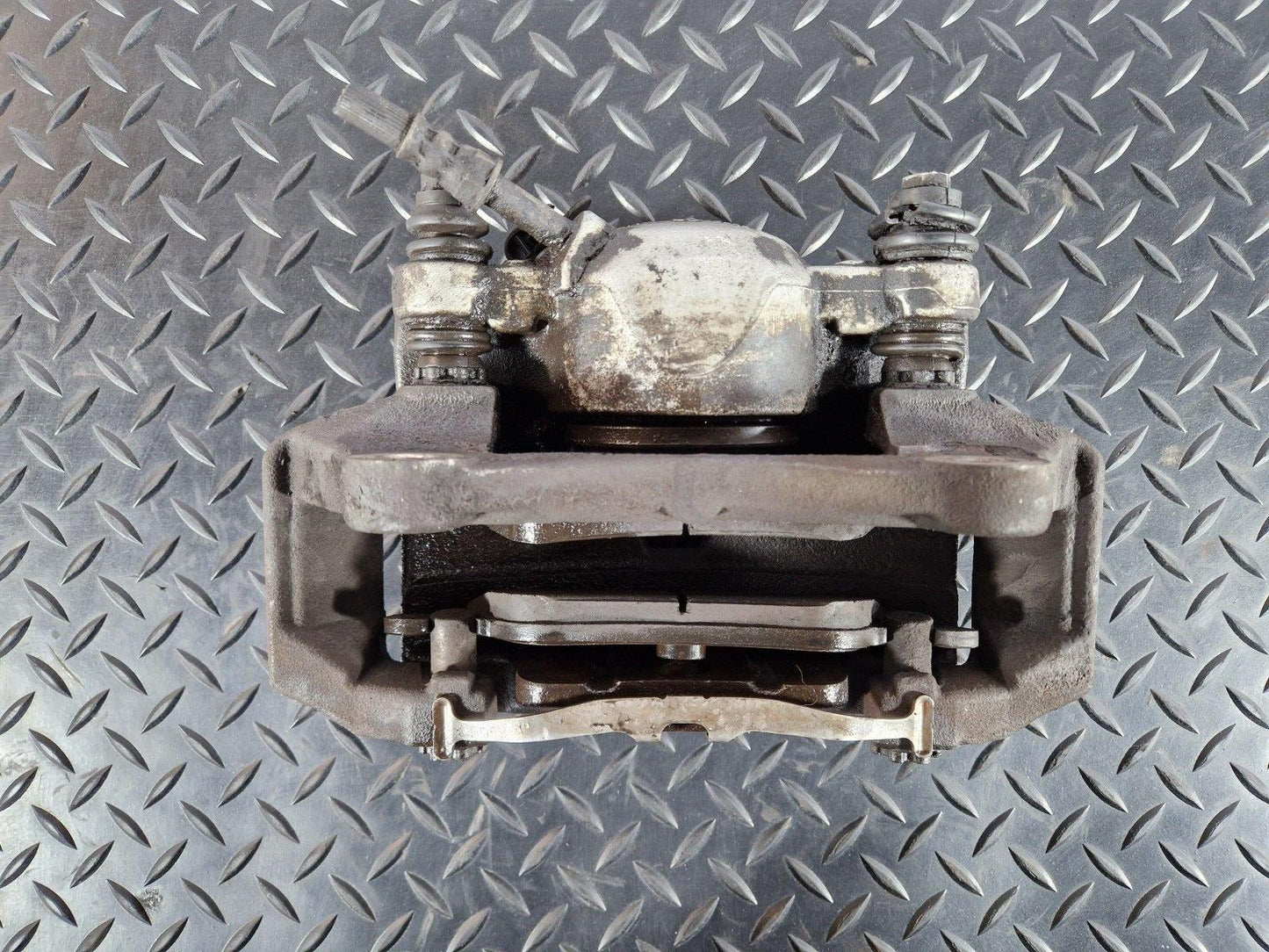12-18 AUDI A6 C7 GENUINE FRONT RIGHT DIRVER O/S FRONT BRAKE CALIPER 4G0106BM