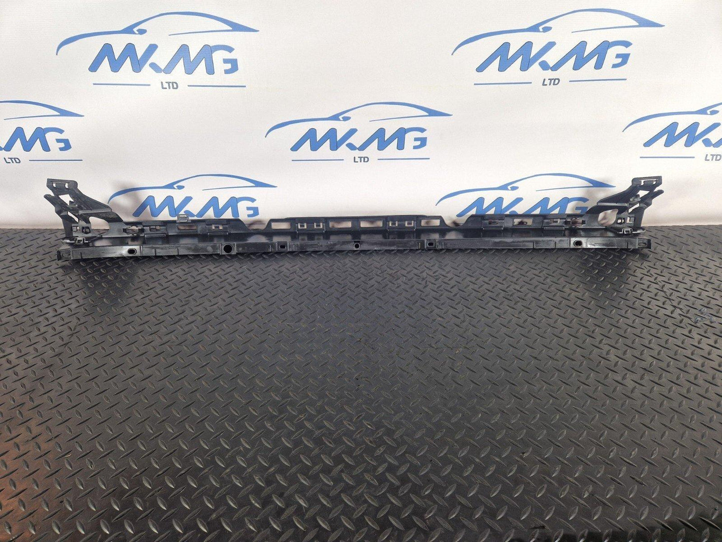 18-ON MERCEDES BENZ SPRINTER W907 W910 2.2 CDI OEM BUMPER MOUNT A9108854700