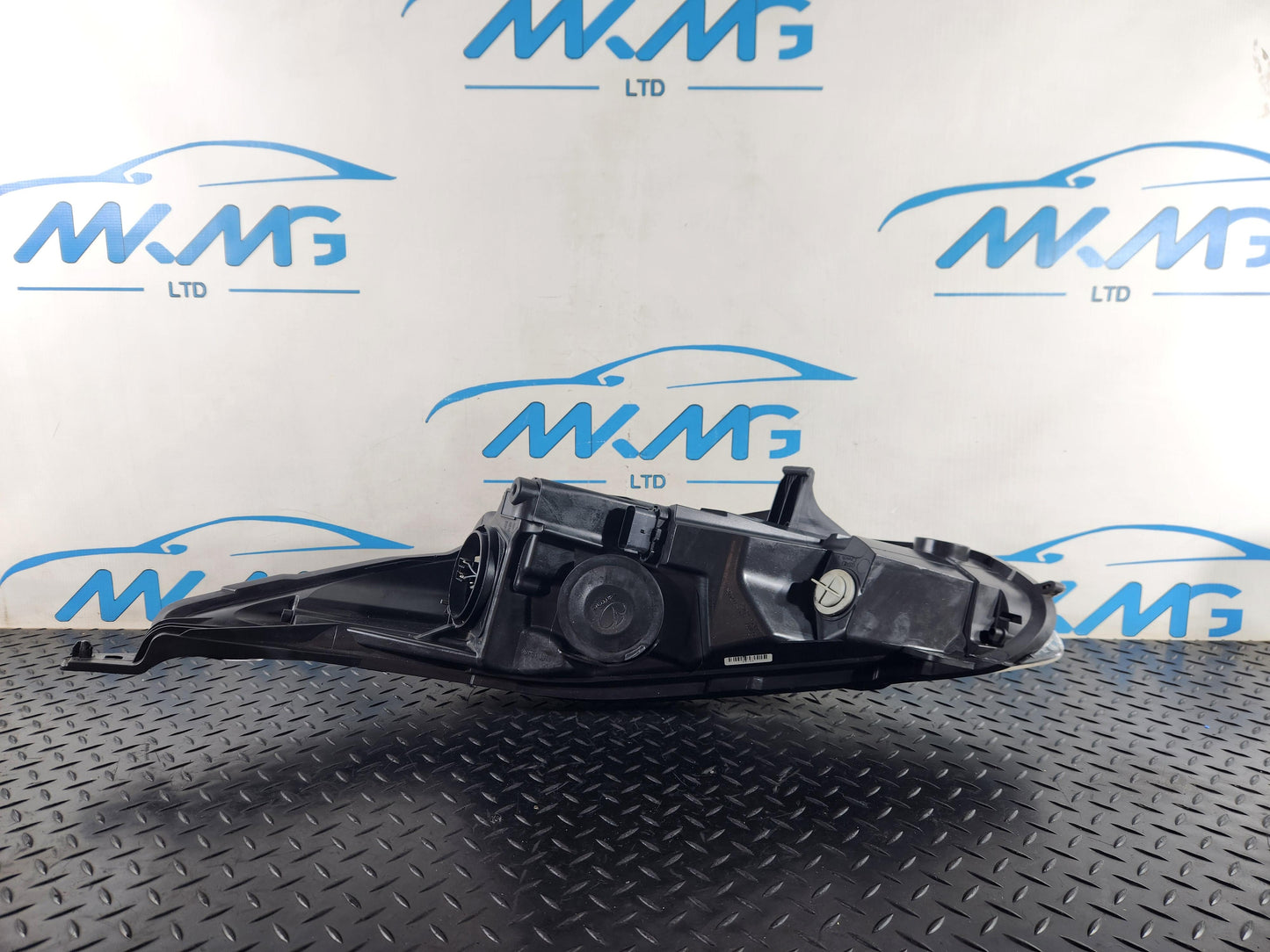 Ford Fiesta MK6 Headlight Right O/S Driver Side C1BB-13W029-EE (Damaged Bracket)