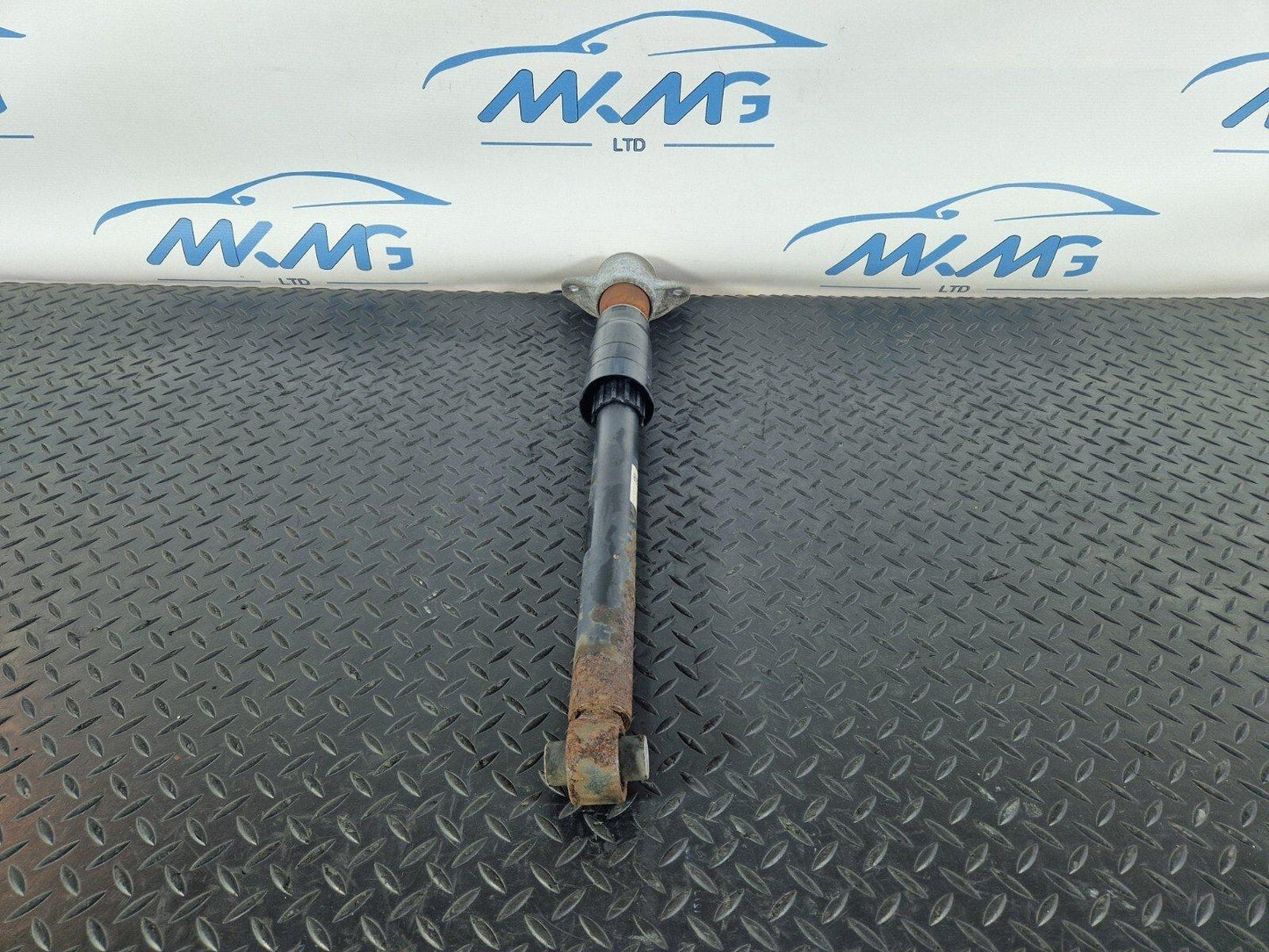 16-19 AUDI A4 B9 REAR SHOCK ABSORBER FITS LEFT & RIGHT 8W0513028AQ 8W0513035AD