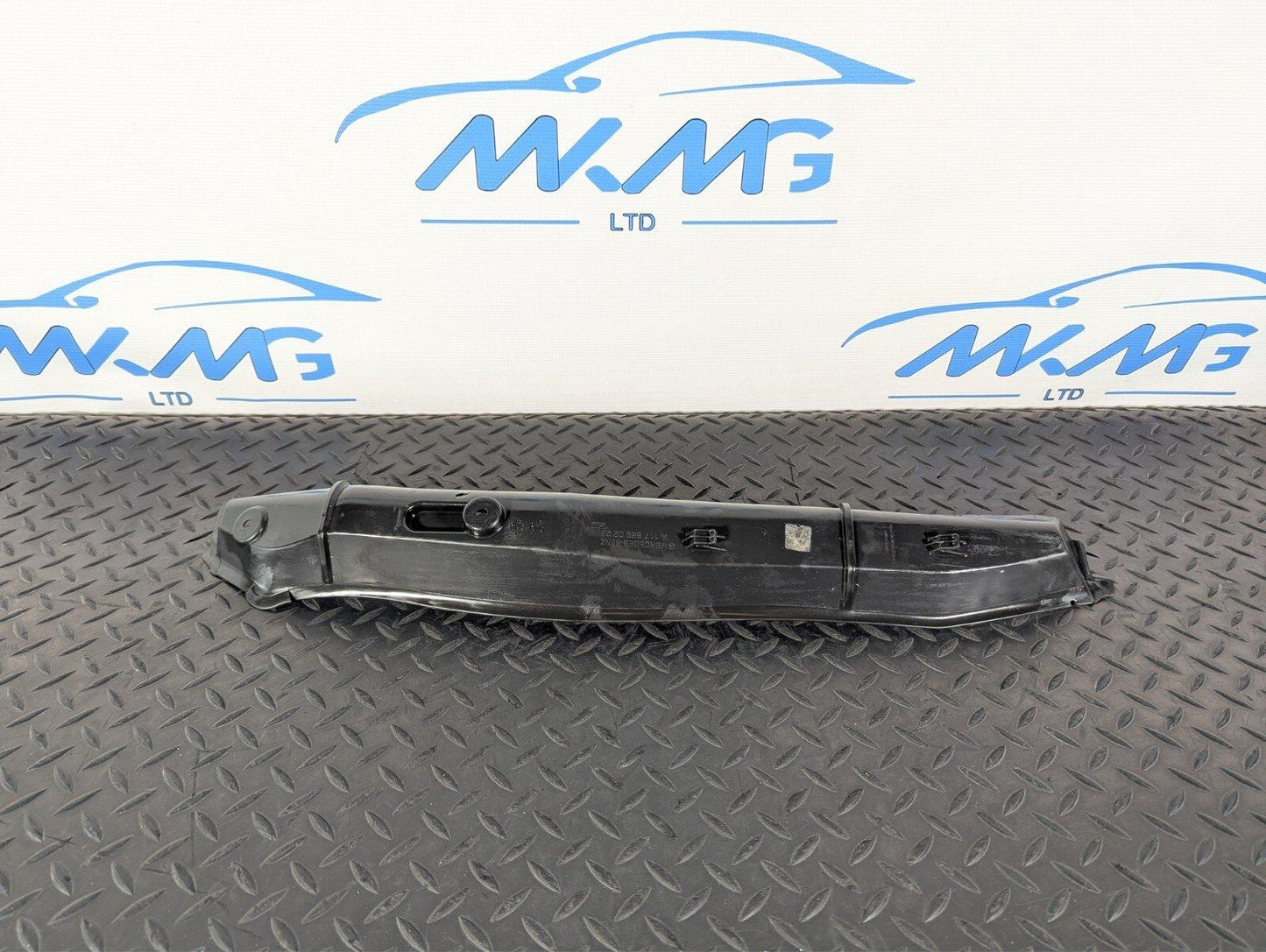 13-19 MERCEDES BENZ CLA W117 C117 FRONT RIGHT FENDER RUBBER SEAL A1178890225