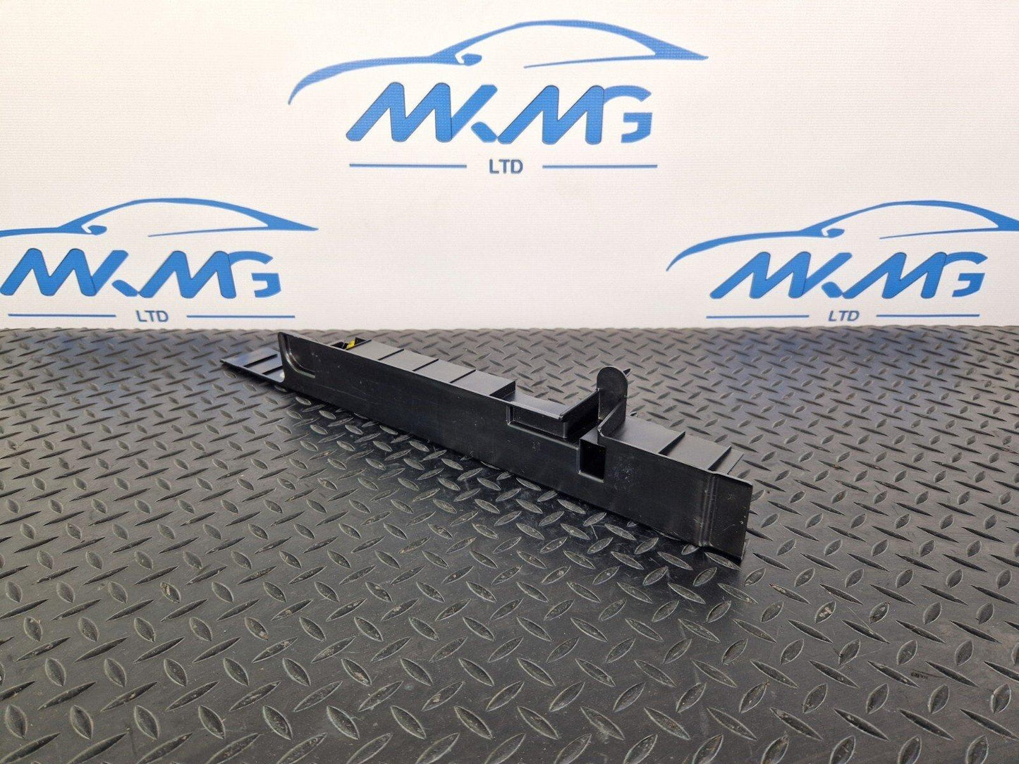14-21 MERCEDES BENZ C200d W205 TRUNK BOOT TRIM REAR PASSENGER SIDE A2056840126