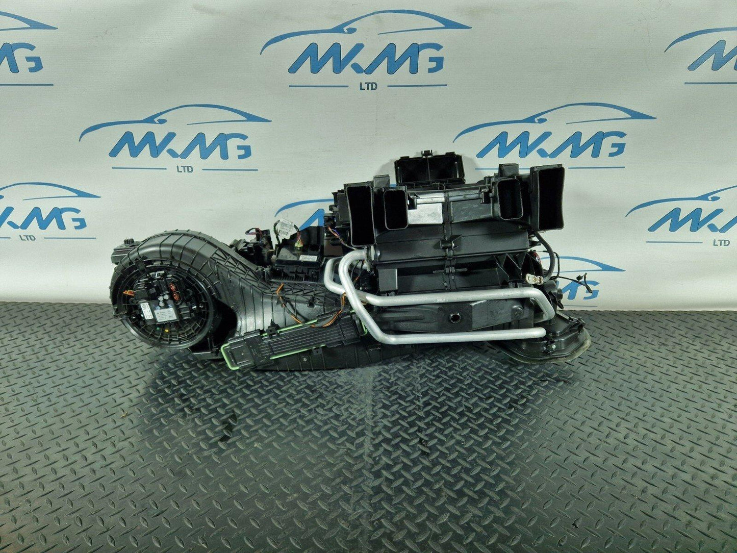 14-21 MERCEDES BENZ W205 GENUINE HEATER MATRIX/RADIATOR/CORE A2058306304