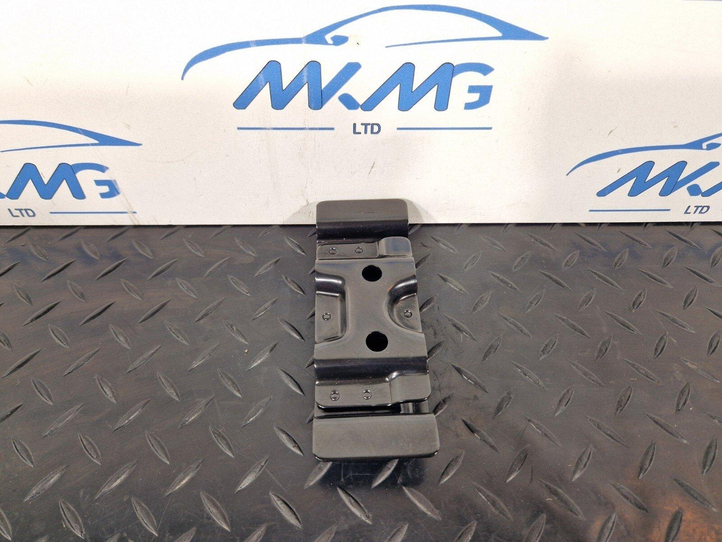 10-18 AUDI A7 4G S-LINE GENUINE OEM MOUNTING TIE DOWN EYE 4G8813383