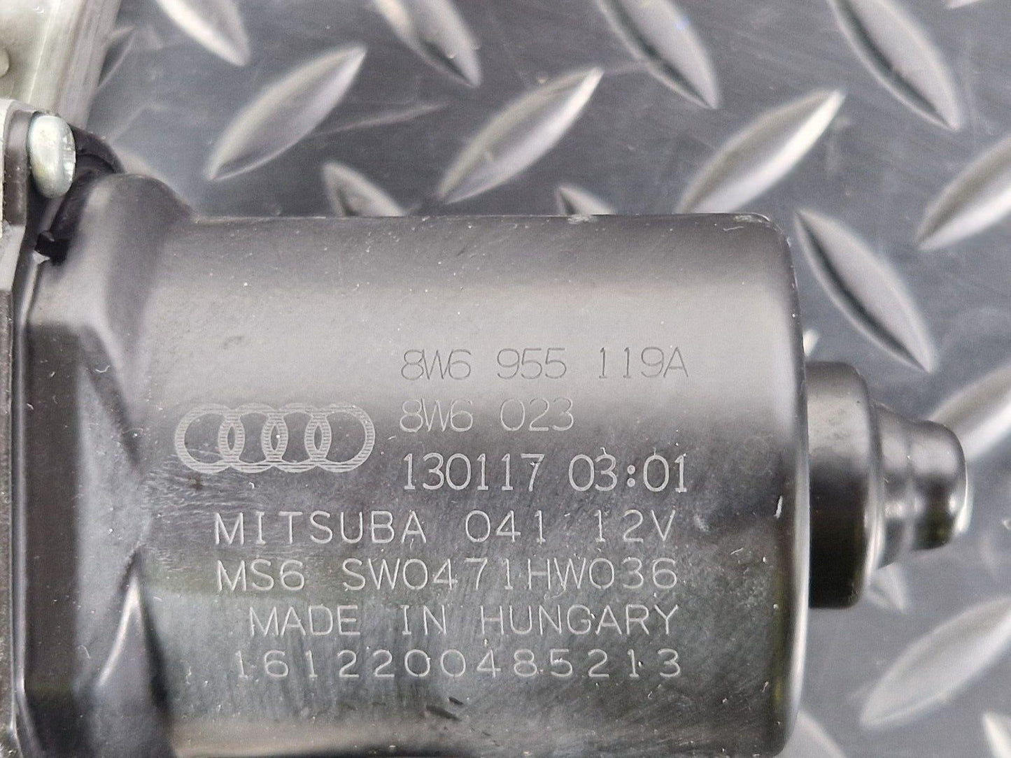 16-24 AUDI A5 F5 COUPE GENUINE FRONT WIPER MOTOR WITH LINKAGE 8W6955023C