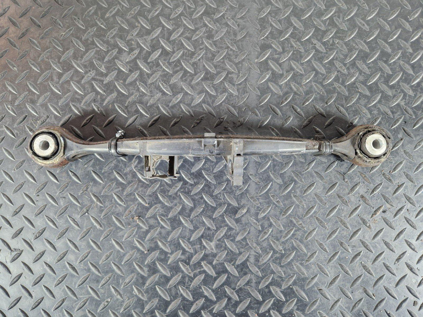 11-19 MERCEDES BENZ ML W166 REAR LEFT N/S CONTROL ARM A1664230723