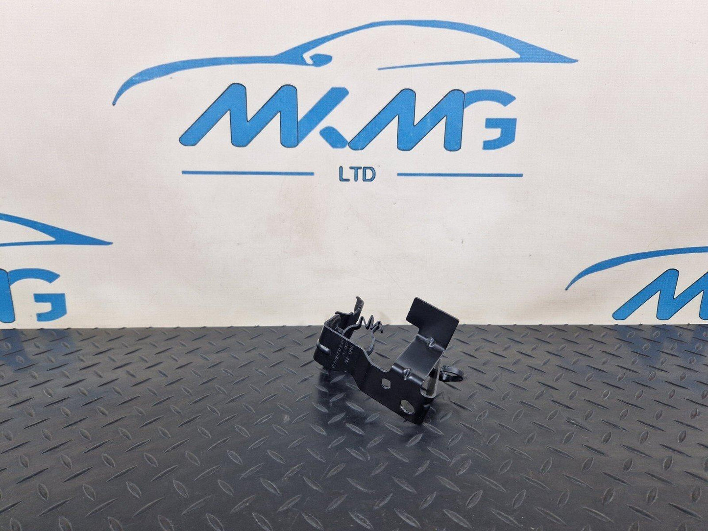 18-ON MERCEDES SPRINTER W907 W910 FIREWALL HOLDER BRACKET A9108301801