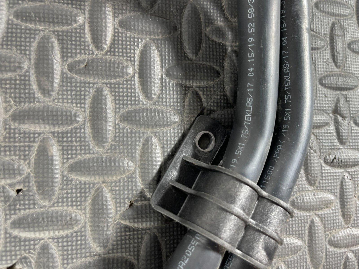 14-21 MERCEDES BENZ C300 W205 WATER COOLANT PIPES HOSE A2055010591