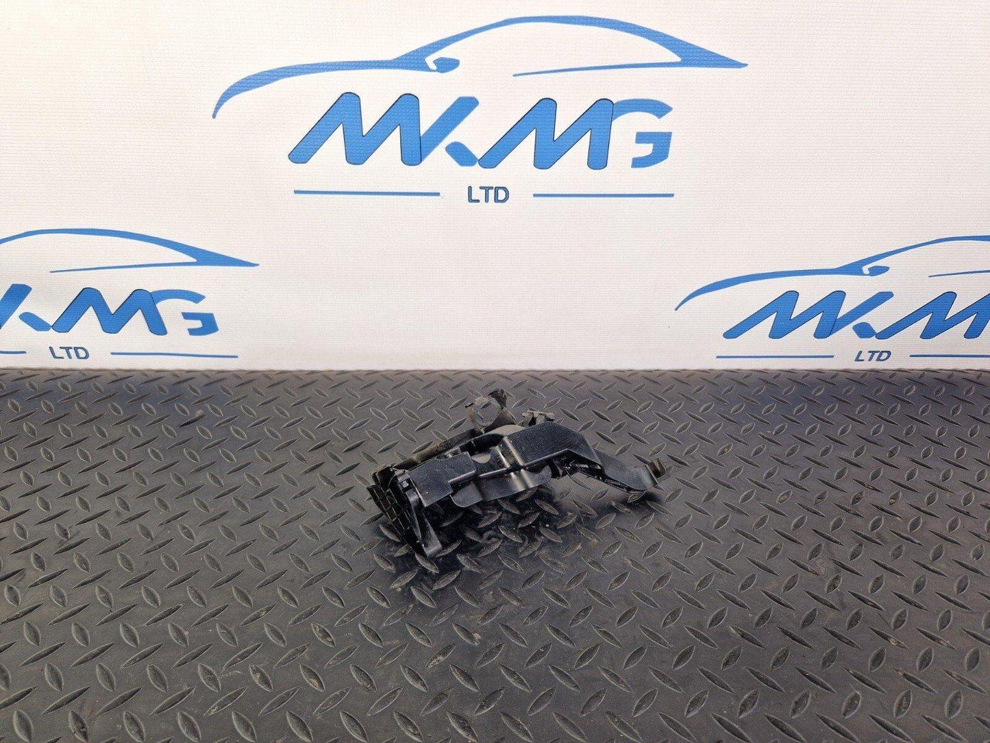 18-ON MERCEDES BENZ A CLASS W177 FRONT LEFT BRAKE HYDRAULIC LINE BRACKET HOLDER