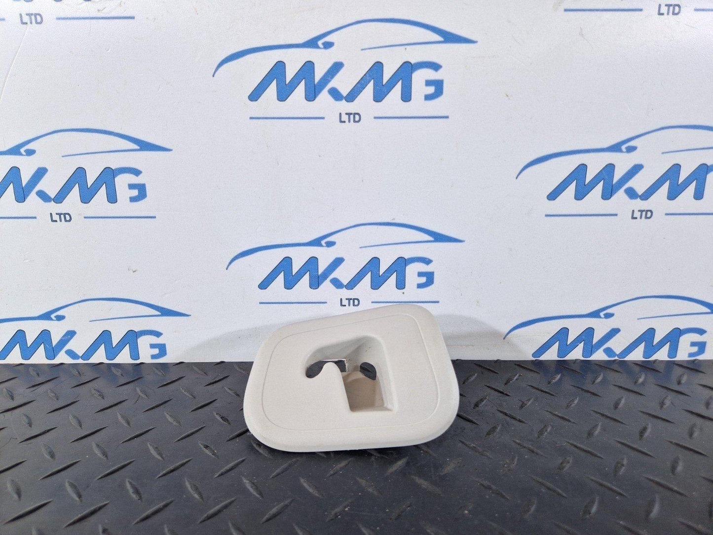 16-19 MERCEDES BENZ GLE W166 REAR RIGHT O/S HEADLINER CLOTHES HANGER A1668100631