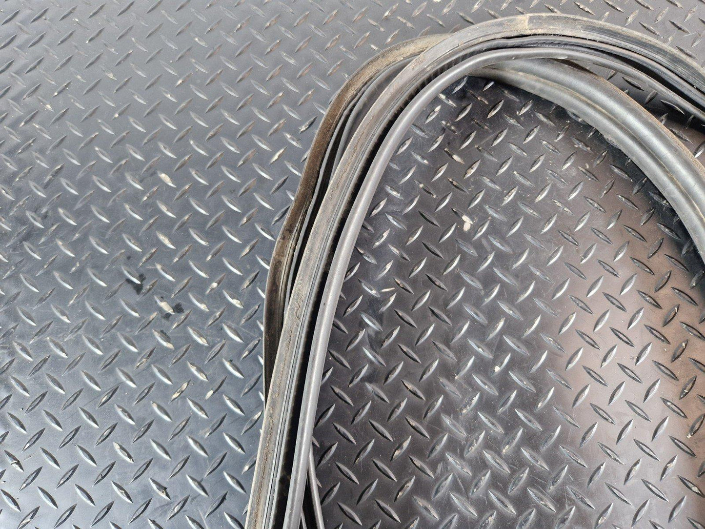 Mercedes-Benz    Unknown Part Type A1667400178