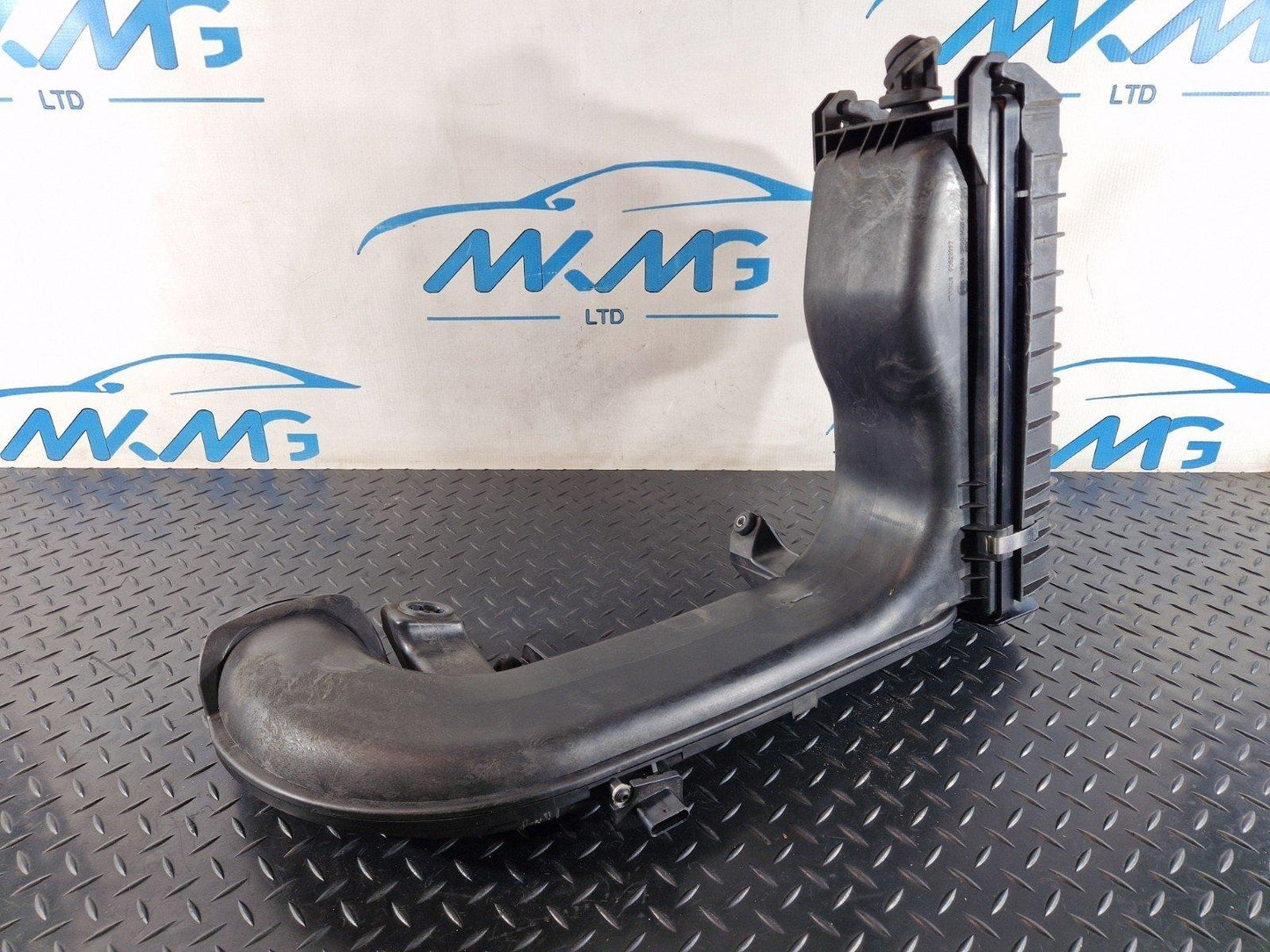 11-18 BMW 6 SERIES F13 AIR INTAKE DUCT PIPE FILTER BOX 8507565 8507566