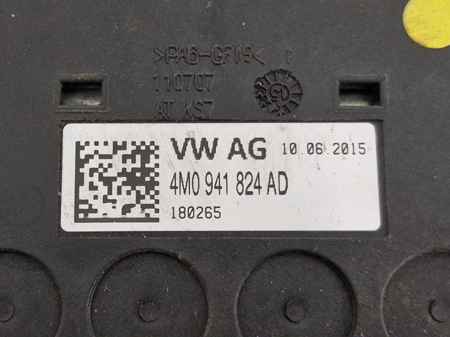 16-20 AUDI Q7 4M GENUINE OEM FUSE BATTERY JUNCTION BOX CONTROL UNIT 4M0941824
