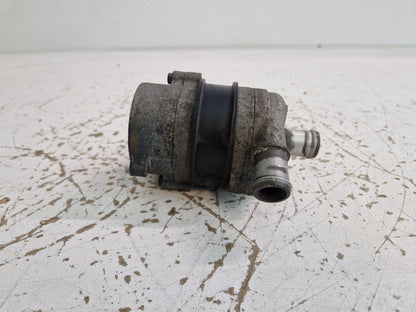 16-19 AUDI A4 B9 GENUINE COOLANT PUMP & BRACKET 8W0145879B 4H0965569A