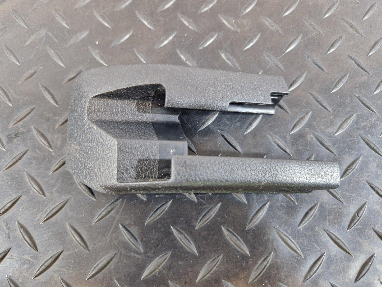 18-ON MERCEDES BENZ A CLASS W177 FRONT RIGHT SEAT RAIL TRIM COVER A1779193800