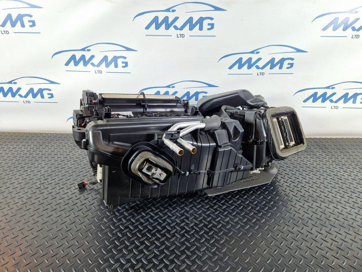 16-19 AUDI A4 B9 S-LINE GENUINE FRONT DASH HEATER MATRIX 8W2820005B