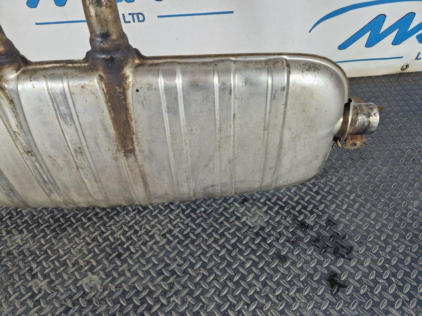 10-15 AUDI Q7 4L CRCA 3.0 TDI REAR EXHAUST BOX MUFFLER