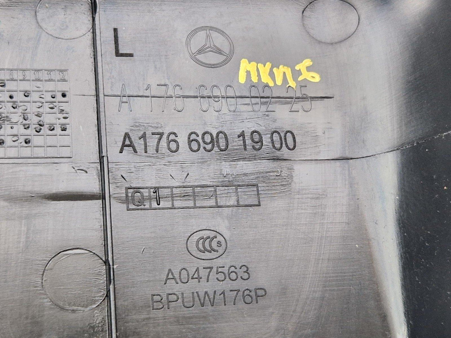 12-18 MERCEDES BENZ W176 LEFT SIDE B PILLAR UPPER TRIM A1766901900 A2466900330