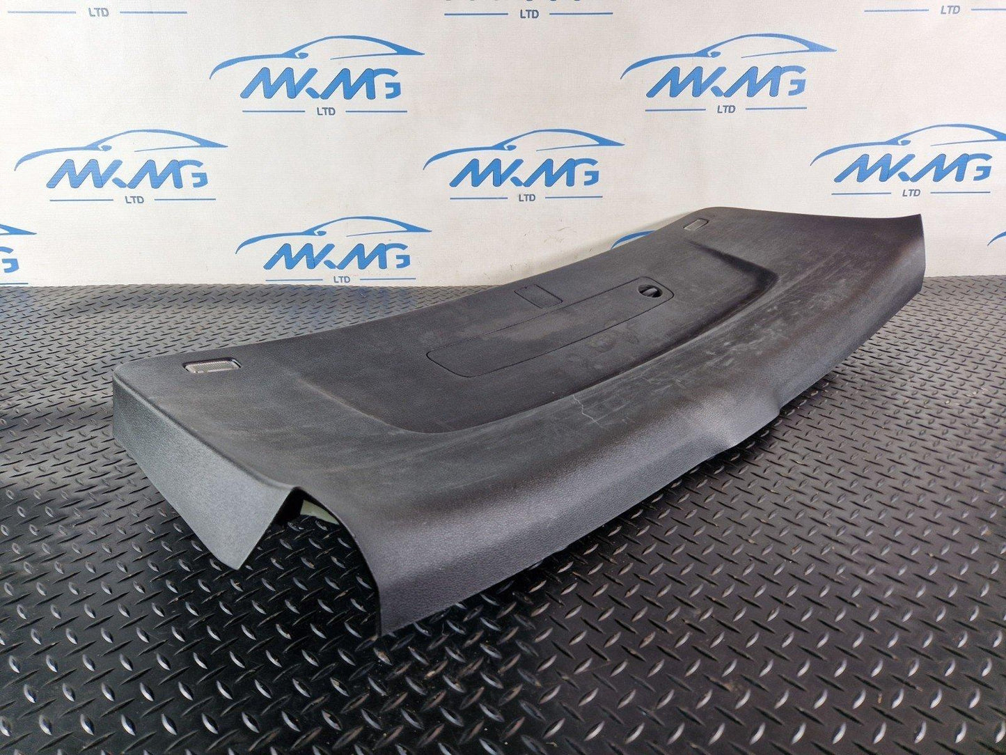 16-20 AUDI Q7 4M GENUINE TAILGATE BOOTLID COVER PANEL IN BLACK 4M0867973B