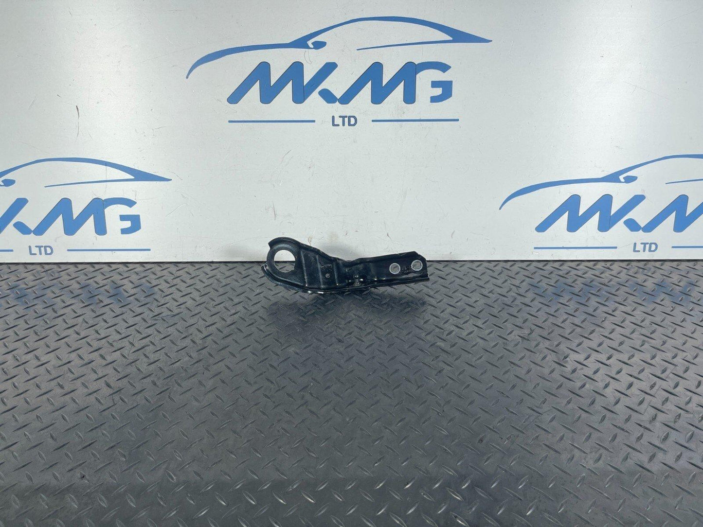 16-22 BMW X1 F48 NS LEFT PASSENGER SIDE BONNET STRUT BRACKET 7355991