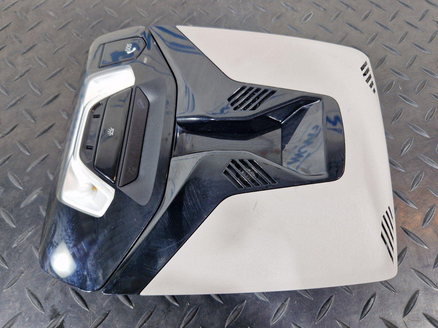 20-24 BMW 1 SERIES F40 FRONT CENTER ROOF INTERIOR COURTESY FUNCTION LIGHT PANEL
