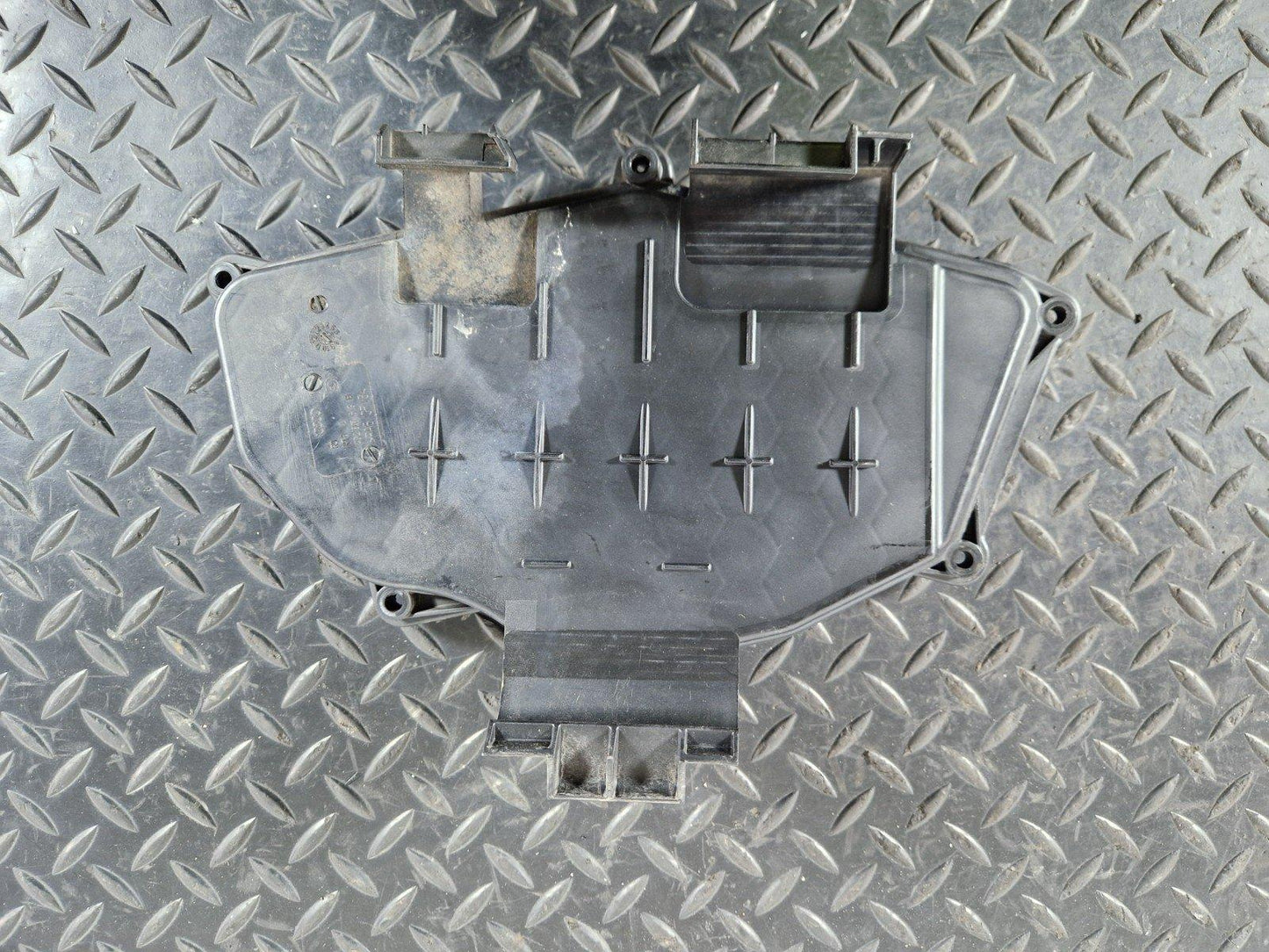 12-18 AUDI A6 C7 2.0 DIESEL CGLC GENUINE HOUSING FOR CONTROL UNITS 4G2907613B
