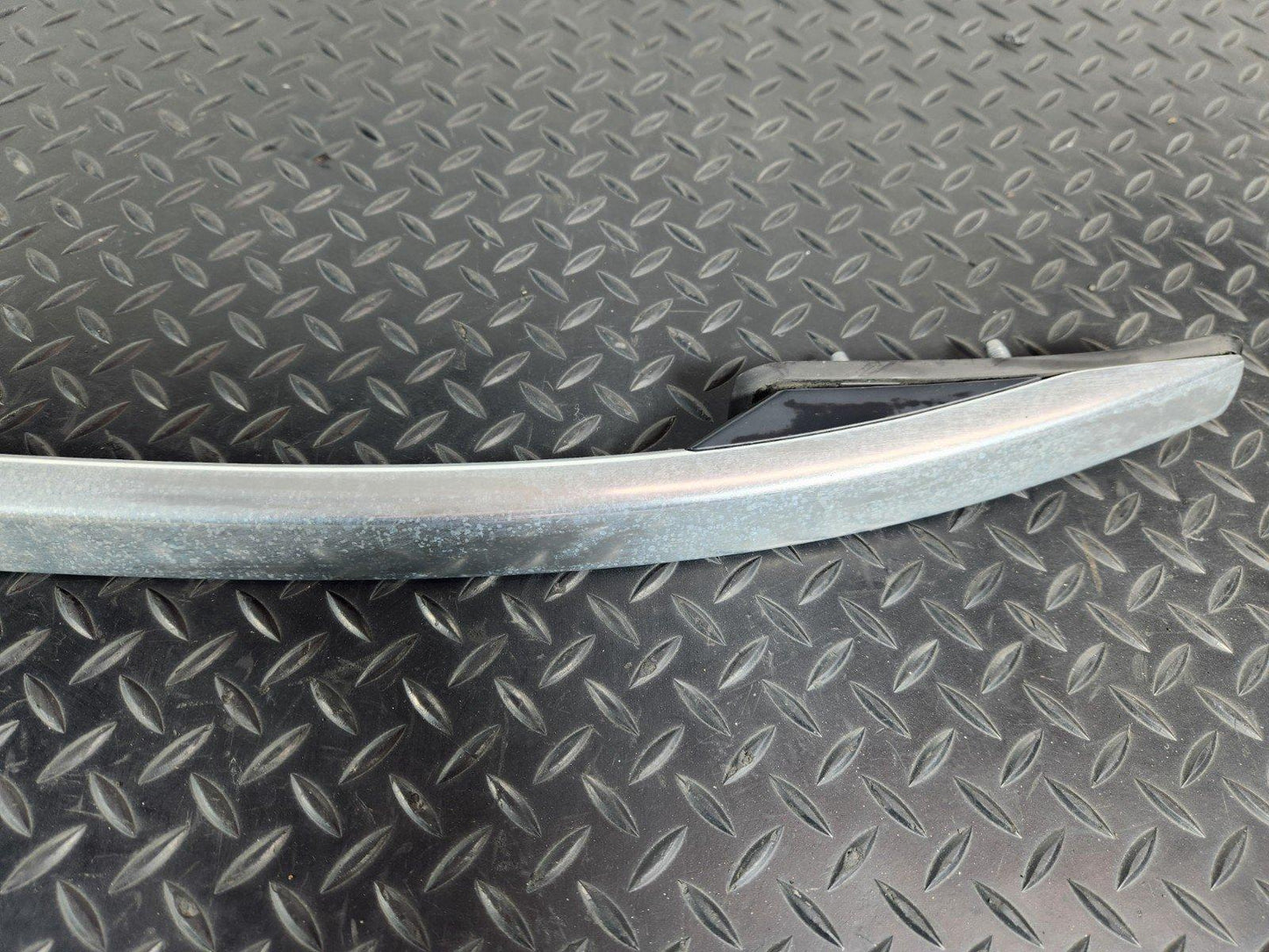 11-19 MERCEDES BENZ ML W166 GENUINE LEFT N/S CHOME ROOF RAIL A1668900393