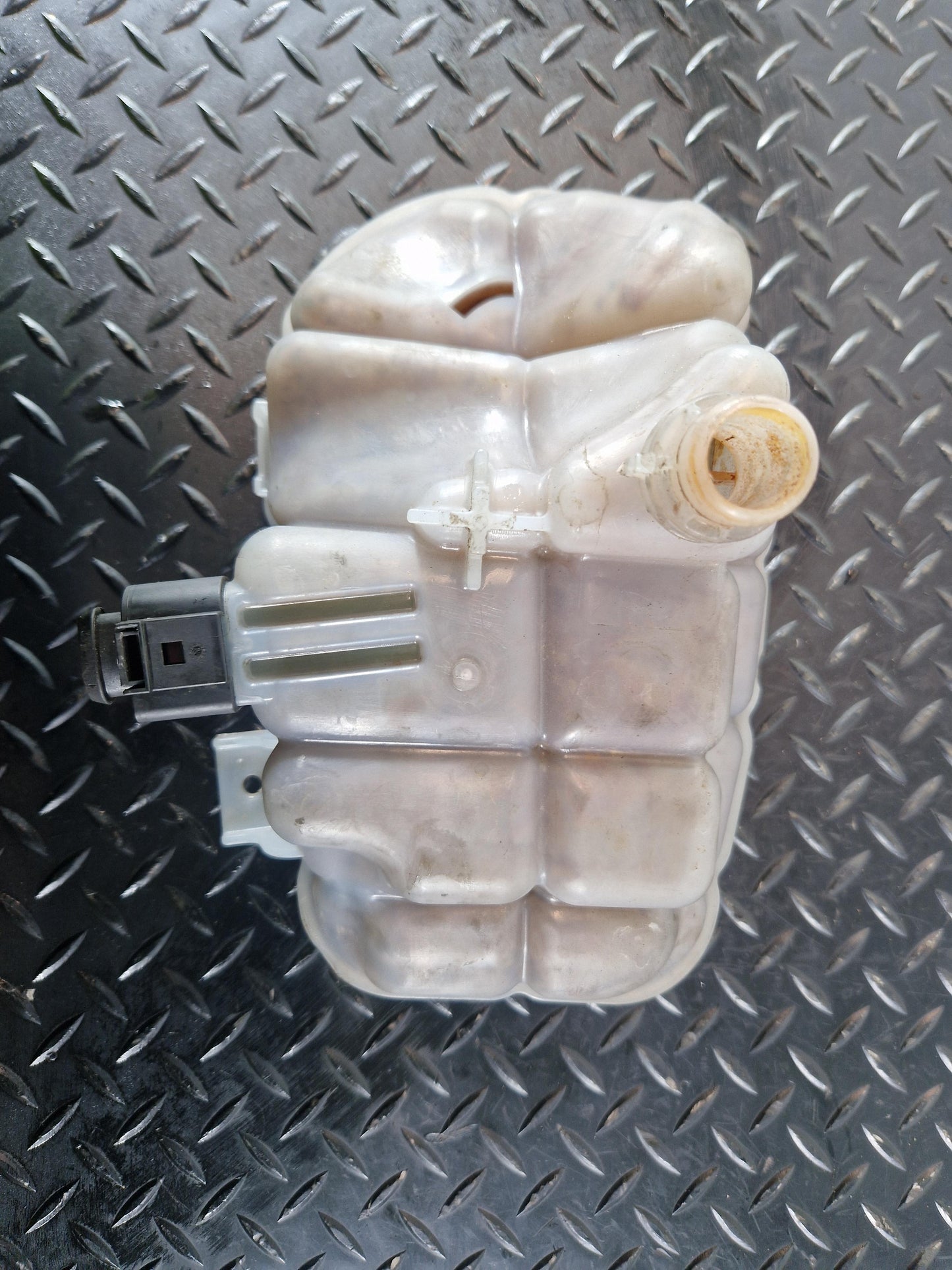 Audi A6 Allroad C7 genuine Coolant Expansion Tank 4G0121403J