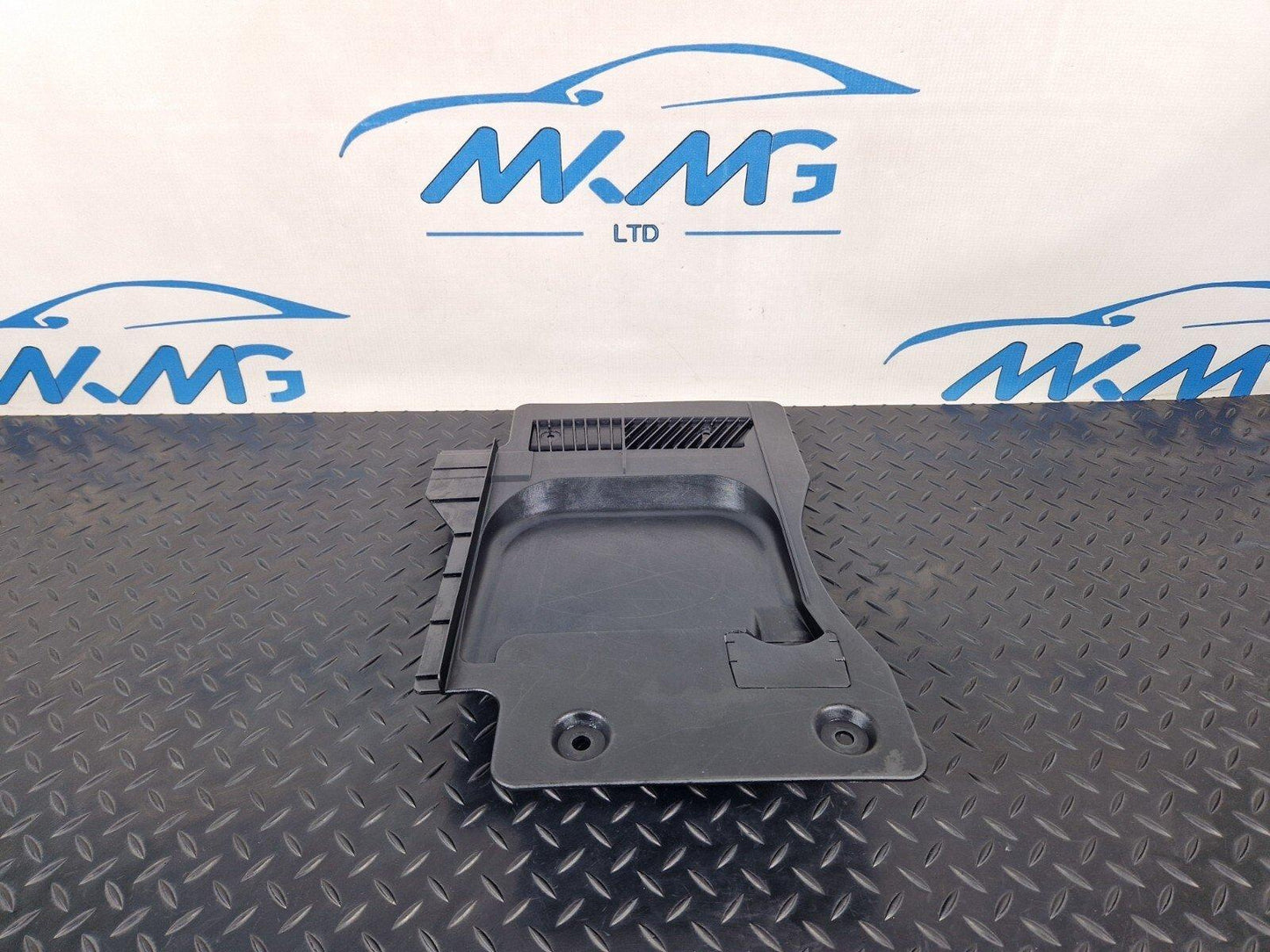 11-18 BMW 6 SERIES F06 REAR INTERIOR AIR DUCT 9242212