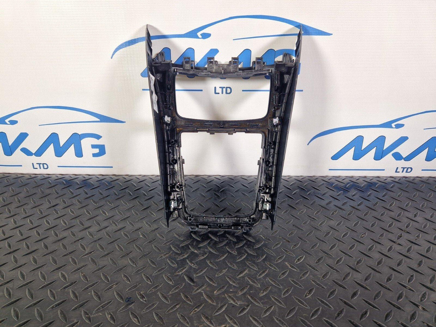14-20 MERCEDES BENZ GLA 200 X156 OEM GENUINE CENTRE CONSOLE TRIM A1766809900
