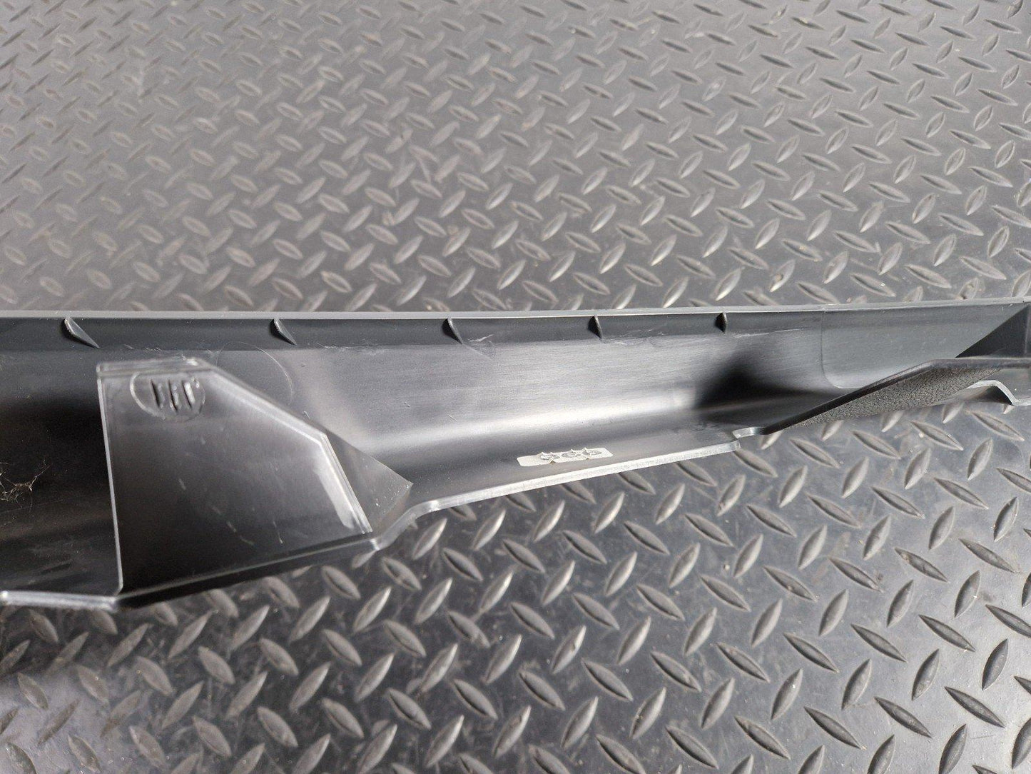 12-18 AUDI A6 C7 GENUINE OEM REAR LEFT LOWER C PILLAR TRIM BLACK 4G0867767A