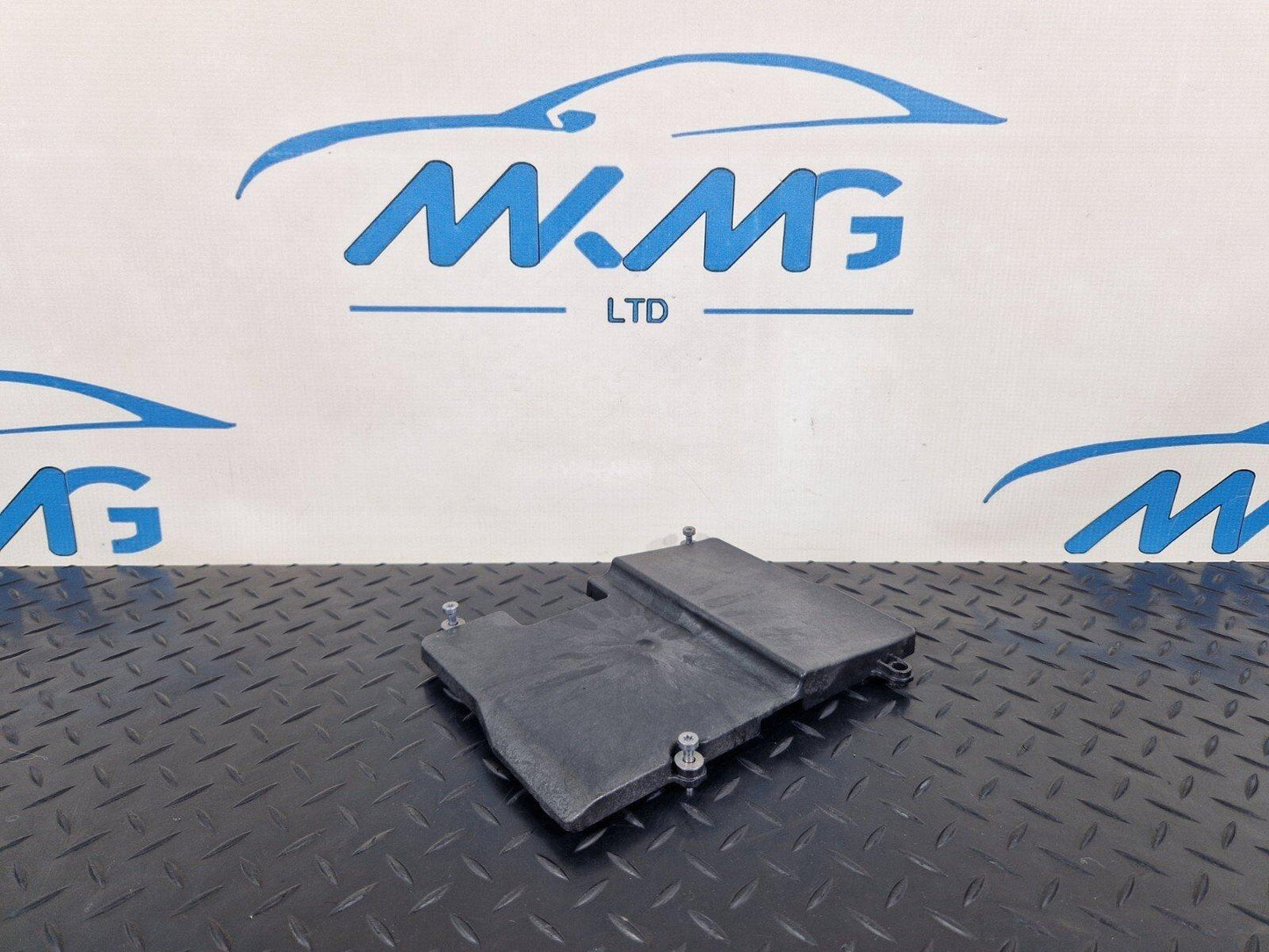 19-ON MERCEDES BENZ B CLASS W247 FUSE BOX RELAY TRIM COVER LID A2475457300