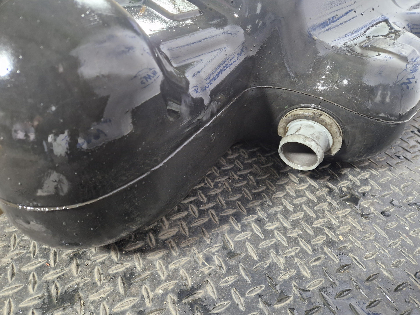 Mercedes-Benz Sprinter W907 2.1 CDI Fuel Tank with Pump A9074712200