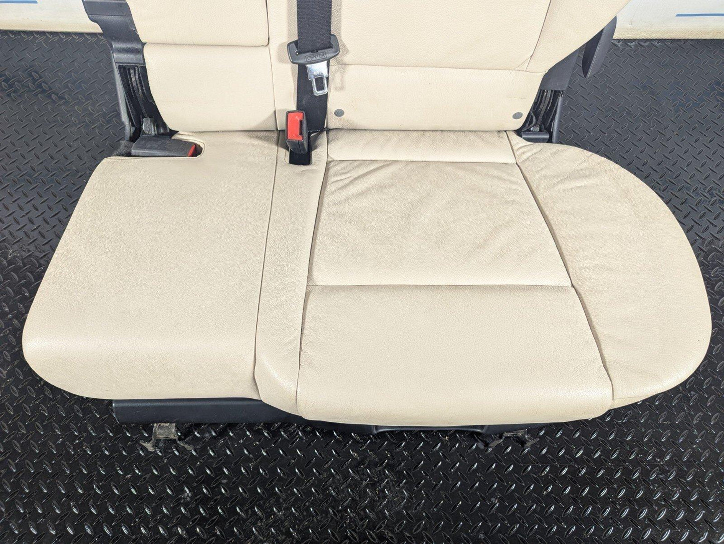 10-13 BMW X5 E70 LCI GENUINE REAR LEFT SEAT WITH ARM REST 6975461