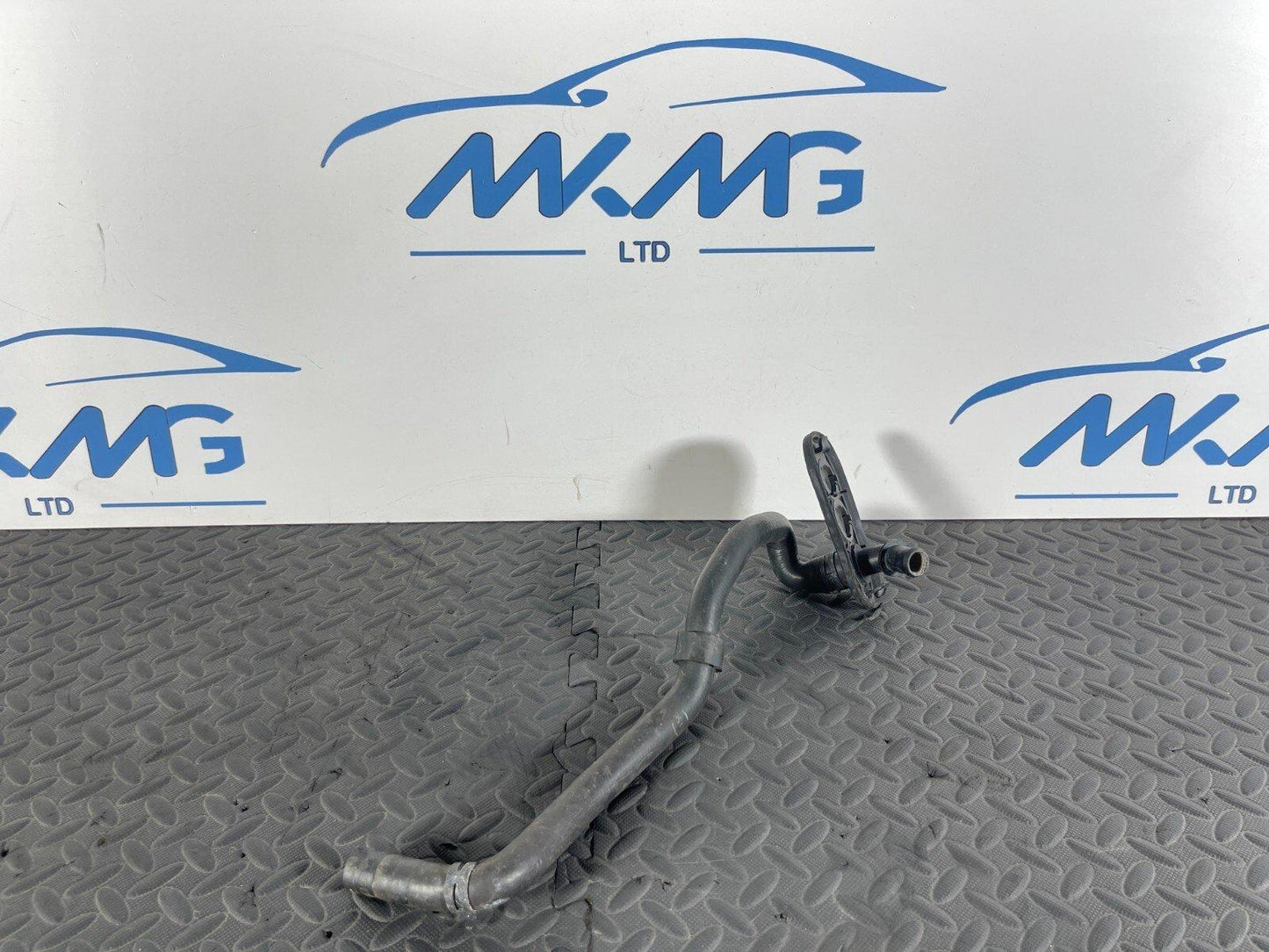 16-19 AUDI A4 B9 GENUINE 1.4 TFSI CVNA PETROL ENGINE COOLANT PIPE 8W0819332AA