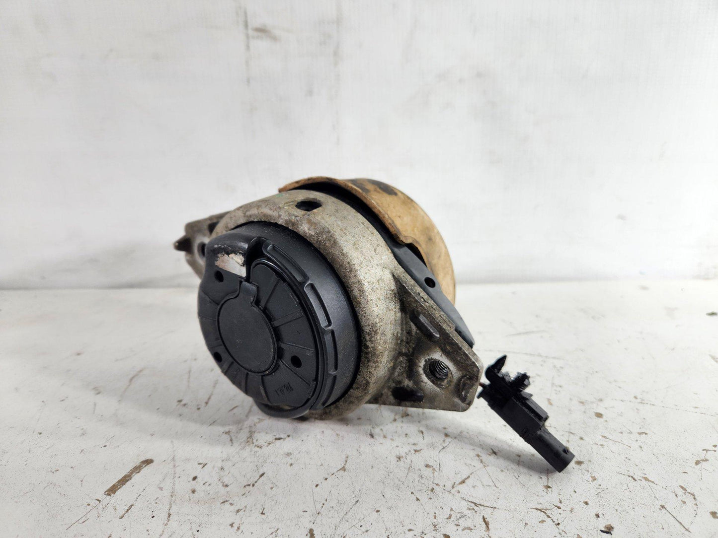 Mercedes-Benz ML W166 Genuine Engine Mount A1662405417