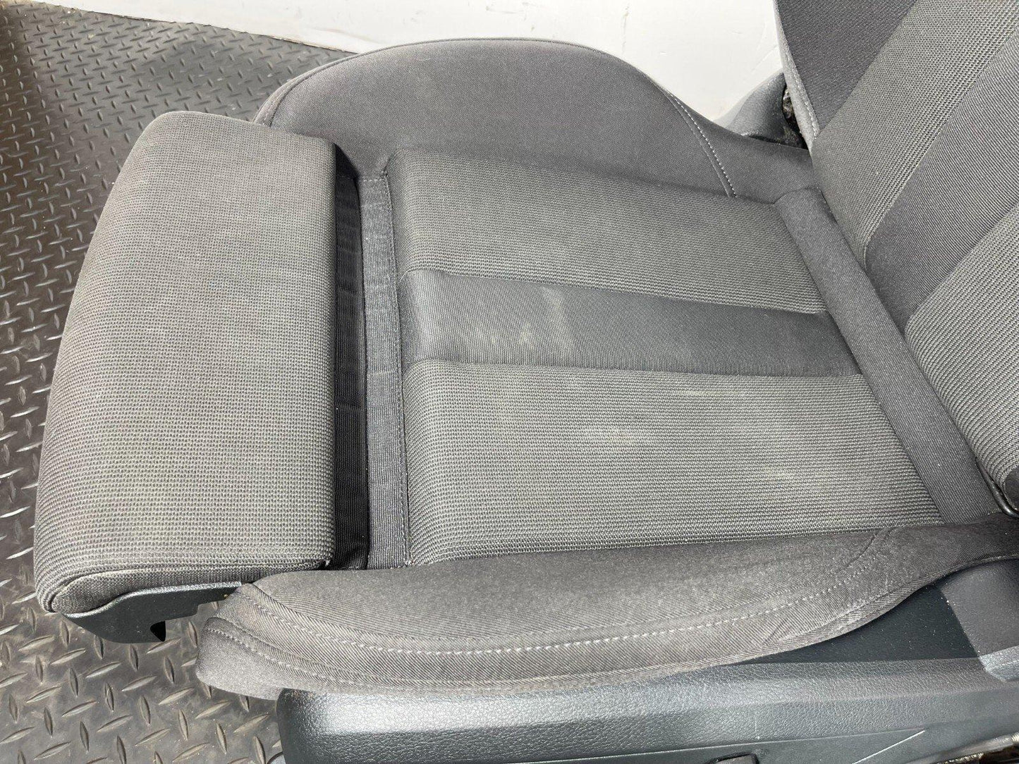 16-19 AUDI A4 B9 ESTATE GENUINE FRONT LEFT PASSENGER SIDE ELECTRIC SEAT CLOTH