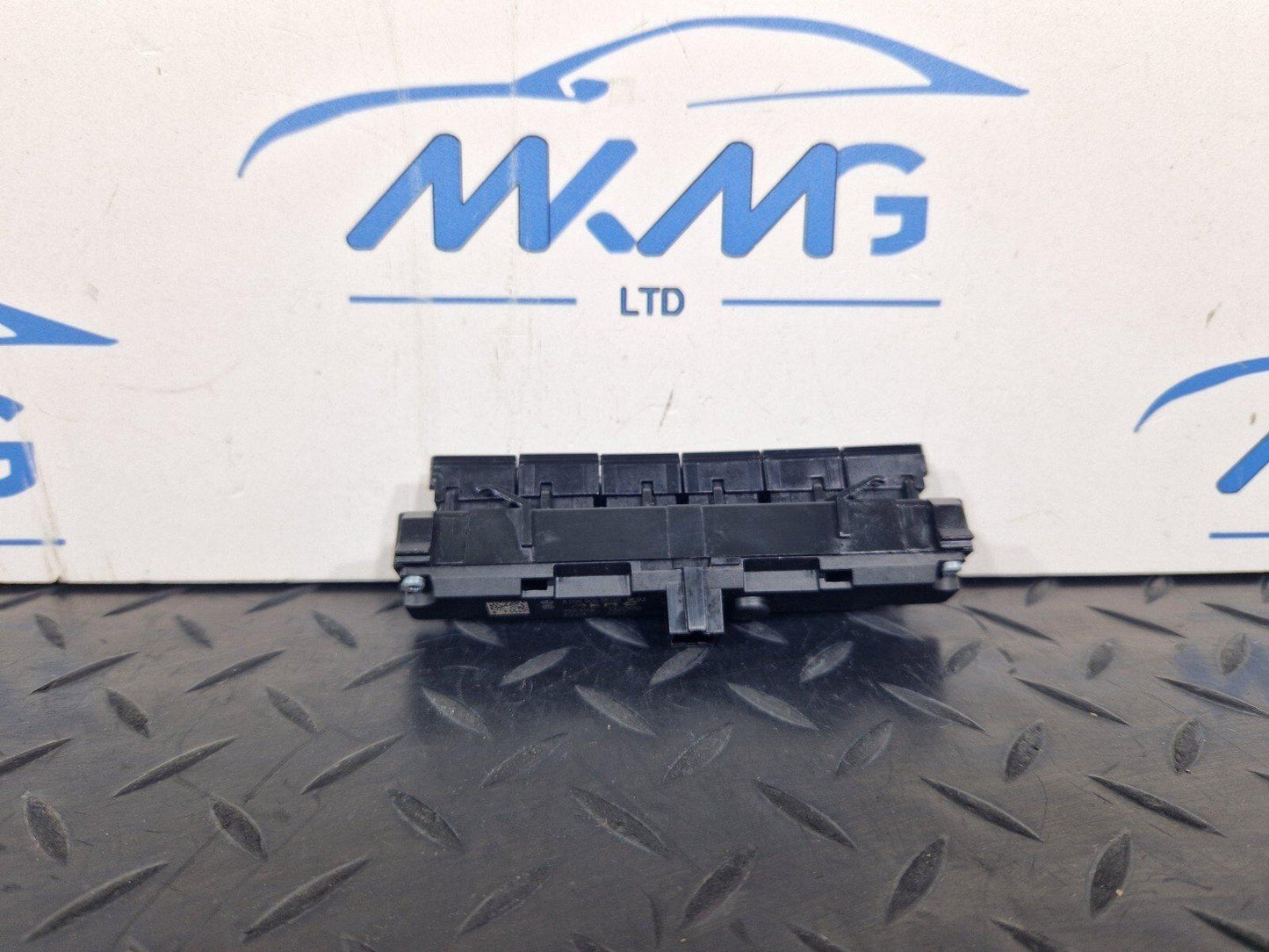 14-23 MERCEDES VITO W447 GENUINE DASHBOARD PARKING DISTANCE CONTROL PDC SWITCH