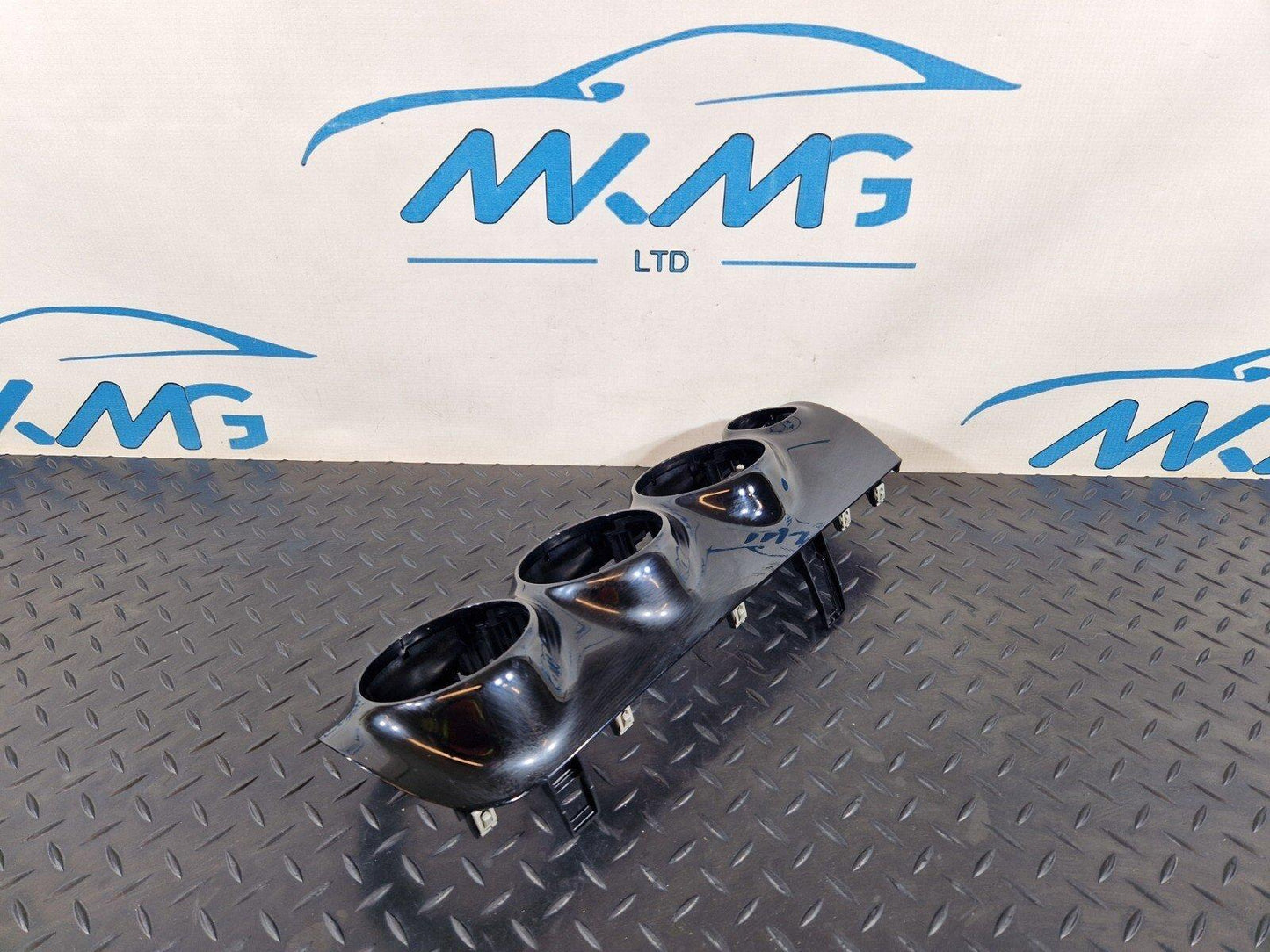 18-ON MERCEDES BENZ A CLASS W177 DASHBOARD AIR VENT SURROUND TRIM A1776800001