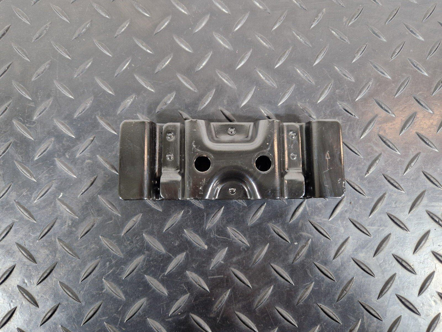 10-18 AUDI A7 4G S-LINE GENUINE OEM MOUNTING TIE DOWN EYE 4G8813383