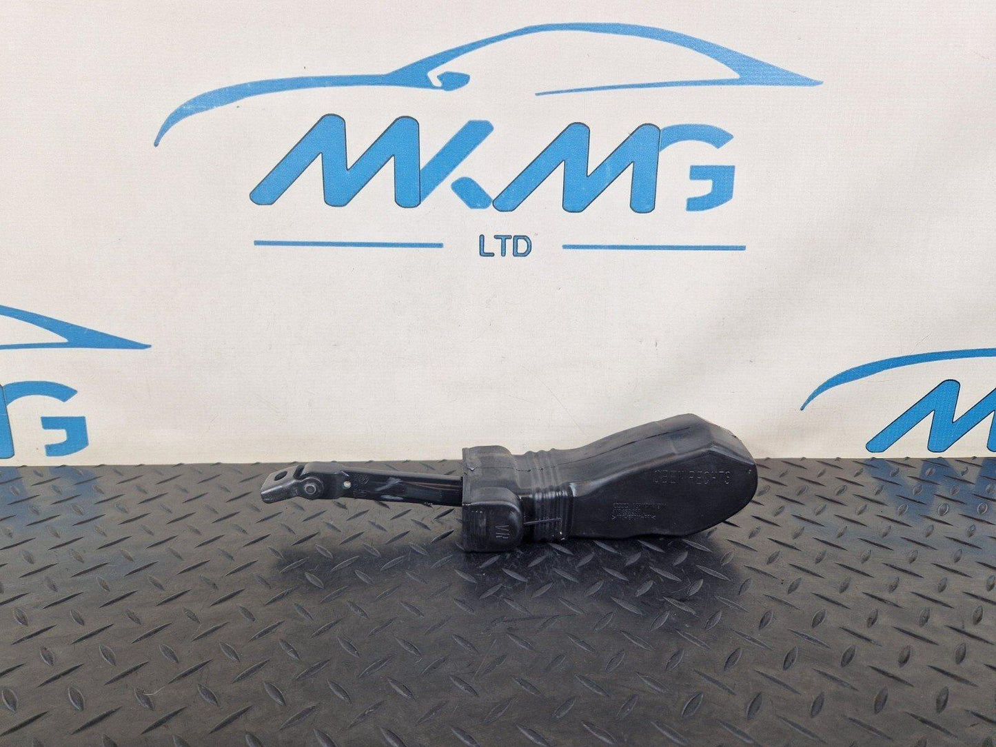 10-17 AUDI A8 4H FRONT DOOR CATCH FITS LEFT & RIGHT 4H0837267