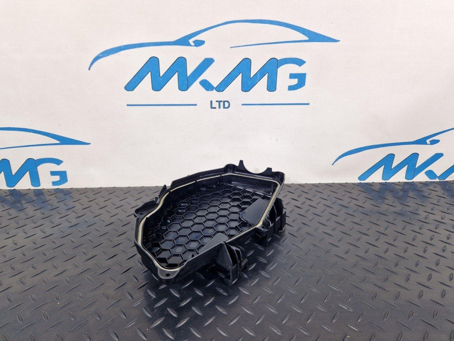 12-18 AUDI A6 C7 GENUINE HOUSING FOR CONTROL UNITS 4G2907613B