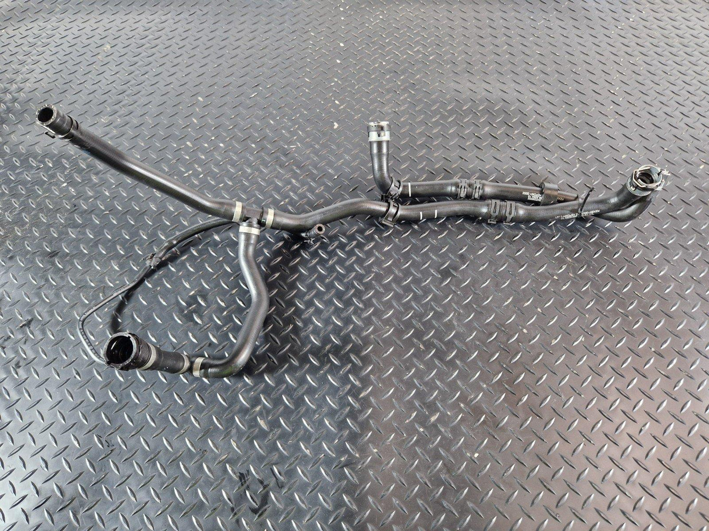 16-19 MERCEDES BENZ GLE W166 WATER COOLANT HOSE A1665004500 A1665004300