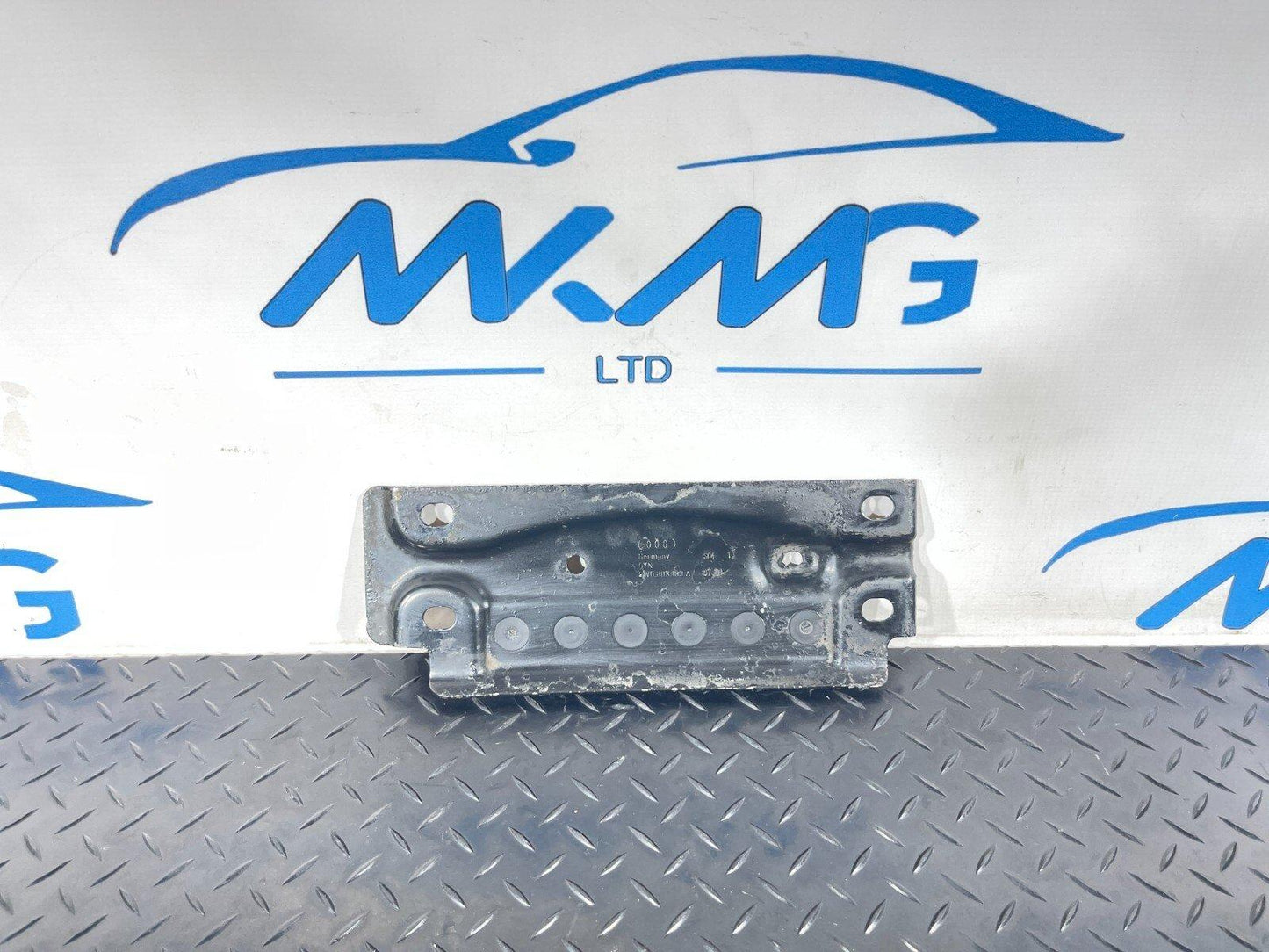 16-19 AUDI A4 B9 MUFFLER MOUNT BRACKET PLATE 8W0803183A