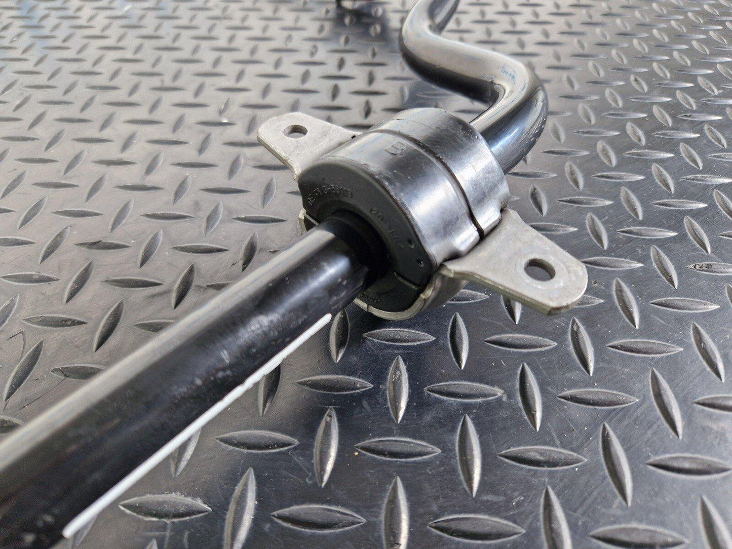 18-ON MERCEDES BENZ A CLASS W177 FRONT ANTI ROLL BAR SWAY BAR A2473200511