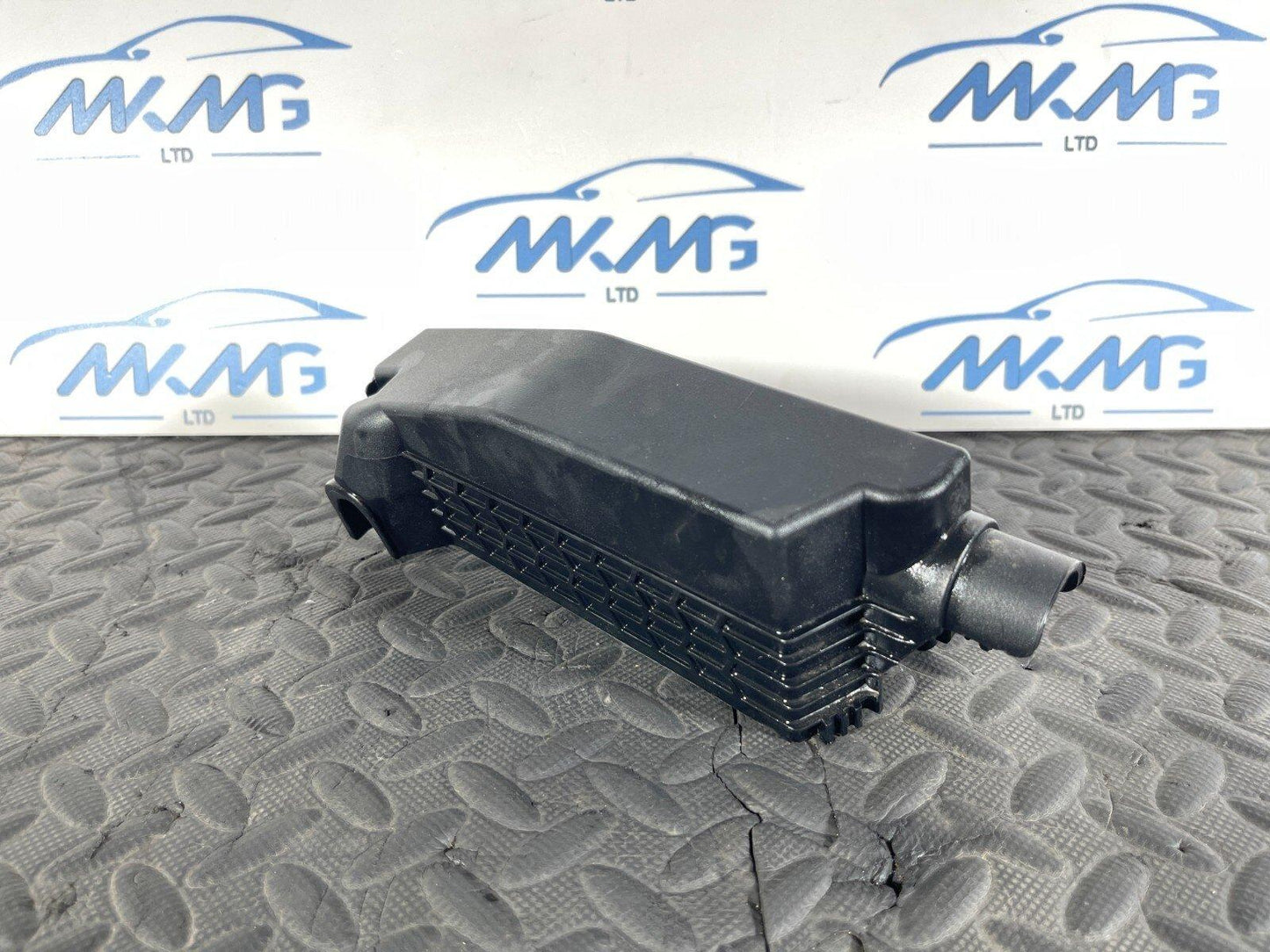 12-18 MERCEDES A B W176 W246 OM607 AIR FILTER BOX MUFFLER SILENCER A6071530275