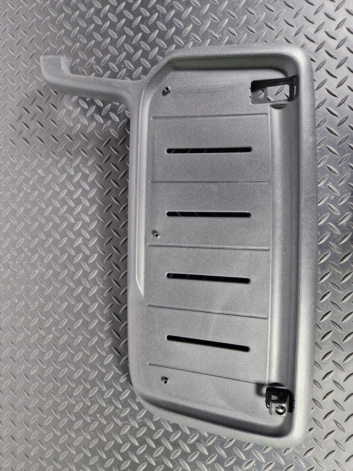 18-ON MERCEDES BENZ SPRINTER W907 W910 SUN VISOR HOLDER DRIVERS SIDE A9106902100